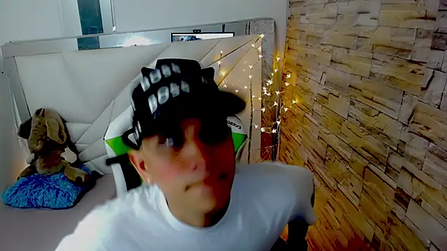 Brayan lopezz online show from 17, 3, 2025