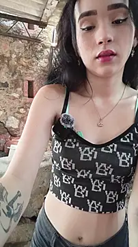 Snapshot of sweet_outdoor_charm chatting on 24, 4, 2026 sweet outdoor charm online show from 24, 4, 2026