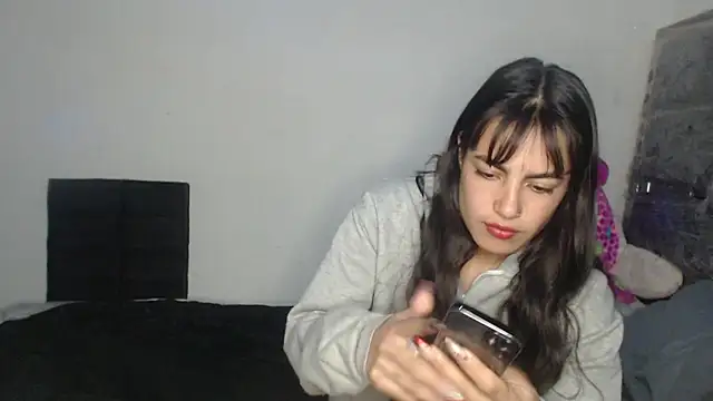 skinny sweet2411 online show from 18, 4, 2026