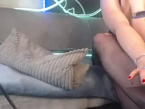 Snapshot of GoddessMonicaNylon chatting on 19, 12, 2024 GoddessMonicaNylon online show from 19, 12, 2024