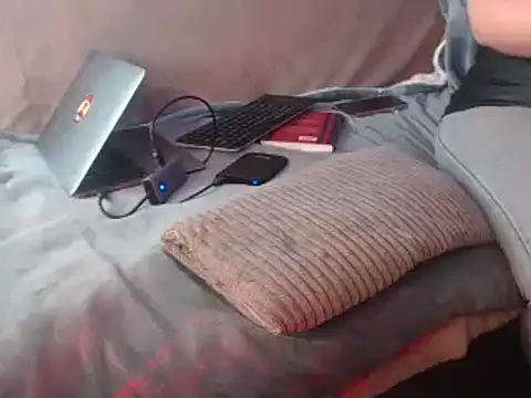 Snapshot of GoddessMonicaNylon chatting on 4, 10, 2025 GoddessMonicaNylon online show from 4, 10, 2025