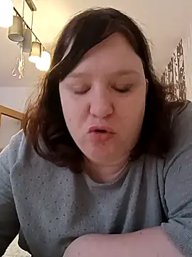 Snapshot of CurvyMilf1992 chatting on 28, 1, 2025 CurvyMilf1992 online show from 28, 1, 2025