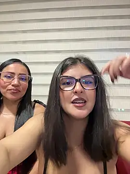 Snapshot of kim_zaratte chatting on 12, 5, 2026 kim zaratte online show from 12, 5, 2026
