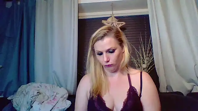 DevilsAngel13 online show from 6, 11, 2025