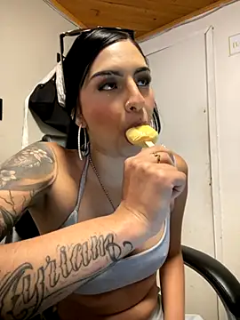 Hilary pinkk online show from 16, 10, 2025