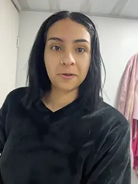 Hilary pinkk online show from 19, 4, 2026