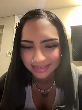 Snapshot of Hilary_pinkk chatting on 19, 7, 2026 Hilary pinkk online show from 19, 7, 2026