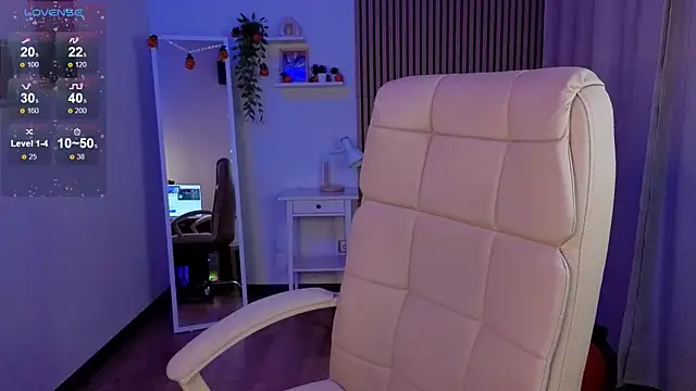 margeriTirell online show from 6, 11, 2025