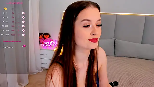 Snapshot of Emeli_Love chatting on 6, 1, 2025 Emeli Love online show from 6, 1, 2025