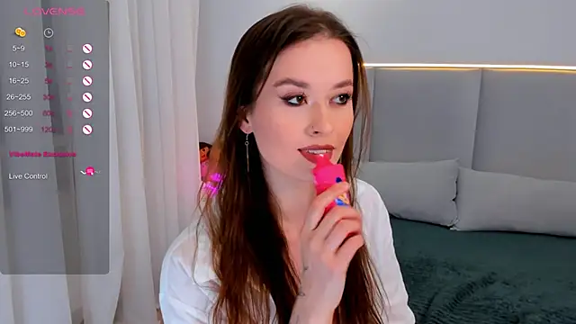 Snapshot of Emeli_Love chatting on 18, 1, 2025 Emeli Love online show from 18, 1, 2025
