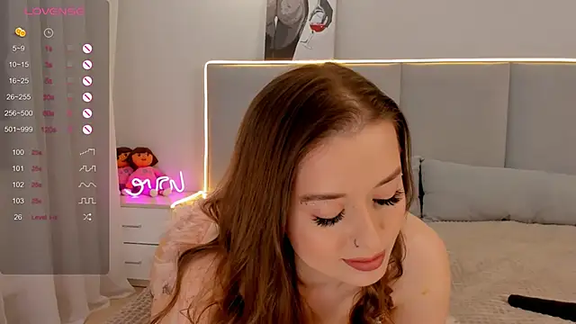 Snapshot of Emeli_Love chatting on 2, 3, 2025 Emeli Love online show from 2, 3, 2025