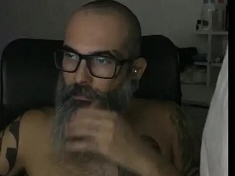 Snapshot of cabine103 chatting on 4, 4, 2026 cabine103 online show from 4, 4, 2026