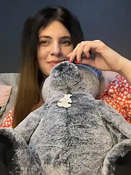 Snapshot of CurlyLara chatting on 1, 2, 2025 CurlyLara online show from 1, 2, 2025