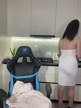 CurlyLara online show from 9, 4, 2026