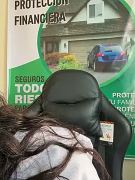 Snapshot of Alysson-- chatting on 5, 2, 2026 Alysson-- online show from 5, 2, 2026