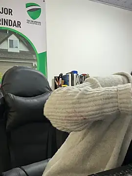 Snapshot of Alysson-- chatting on 11, 2, 2026 Alysson-- online show from 11, 2, 2026