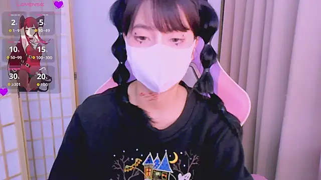 Snapshot of desiregirl69 chatting on 30, 10, 2025 desiregirl69 online show from 30, 10, 2025