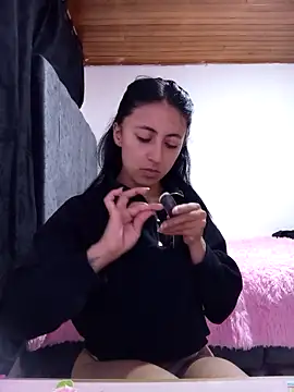 Snapshot of Gisell_s chatting on 7, 1, 2025 Gisell s online show from 7, 1, 2025