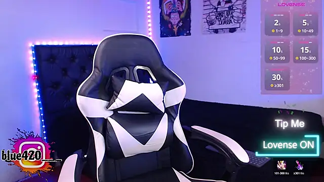 Skyler  blue4 online show from 14, 11, 2025