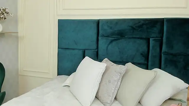 Charlotte Mayer online show from 19, 2, 2025