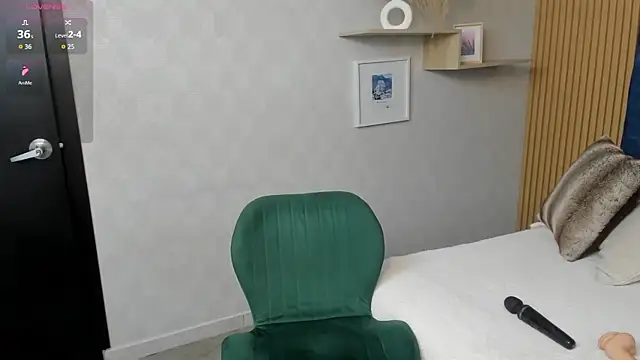 Snapshot of Charlotte_Mayer chatting on 11, 5, 2026 Charlotte Mayer online show from 11, 5, 2026