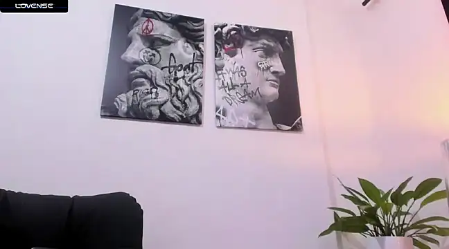 Snapshot of CruzVega chatting on 11, 12, 2024 CruzVega online show from 11, 12, 2024