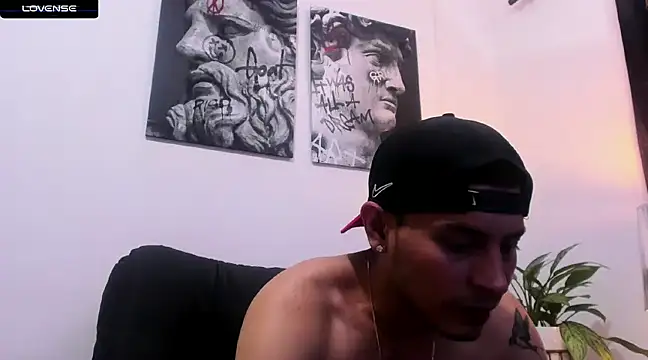 Snapshot of CruzVega chatting on 1, 3, 2025 CruzVega online show from 1, 3, 2025