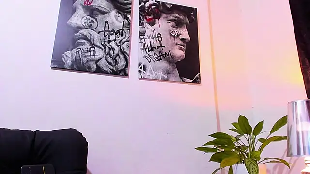 Snapshot of CruzVega chatting on 5, 10, 2025 CruzVega online show from 5, 10, 2025