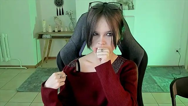 Elainebeness online show from 4, 12, 2024