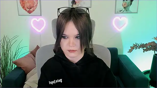 Elainebeness online show from 7, 12, 2024