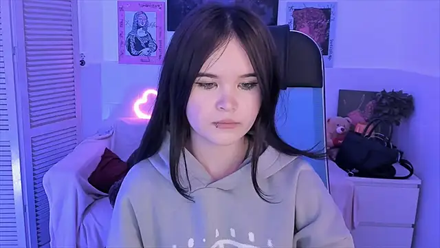 Elainebeness online show from 9, 11, 2025