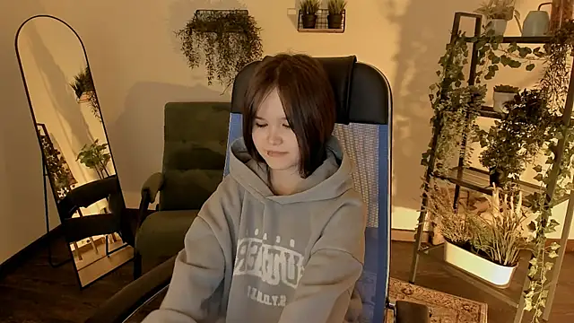 Elainebeness online show from 12, 4, 2026