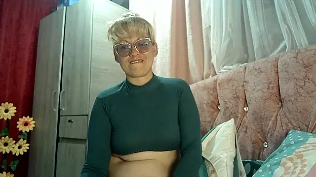 taylor198115 online show from 6, 12, 2024