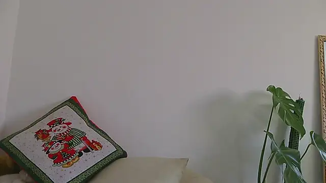 Snapshot of Miss_oliviaa chatting on 14, 12, 2024 Miss oliviaa online show from 14, 12, 2024
