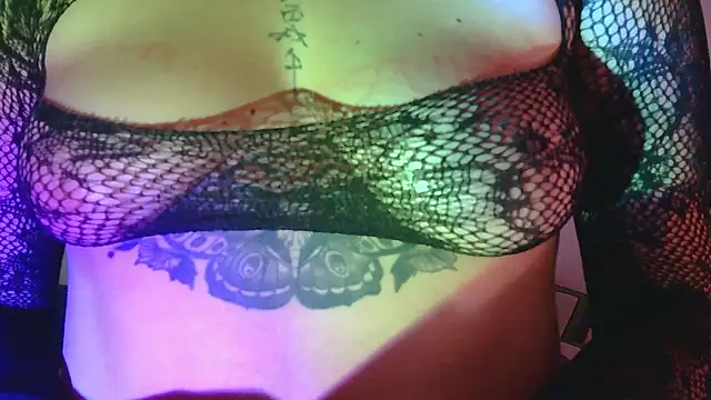 Snapshot of Miss_oliviaa chatting on 15, 3, 2025 Miss oliviaa online show from 15, 3, 2025