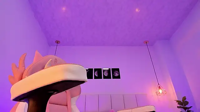 Brittany cute18 online show from 7, 1, 2025