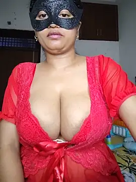 Snapshot of bigtitsqueen chatting on 2, 7, 2026 bigtitsqueen online show from 2, 7, 2026