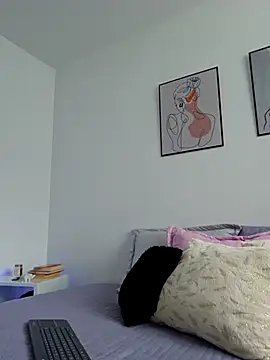 VictoriaEvaans  online show from 28, 9, 2025