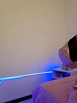 VictoriaEvaans  online show from 2, 12, 2025