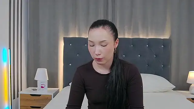 LeilaLow online show from 13, 1, 2026