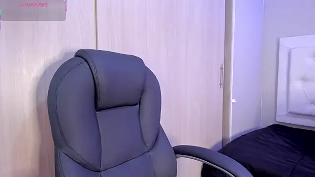 nicole  parker1 online show from 27, 2, 2026