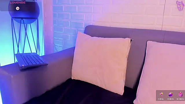 karina gomez 18 online show from 11, 2, 2025