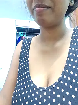 Snapshot of royaldoll-143 chatting on 21, 1, 2025 royaldoll-143 online show from 21, 1, 2025