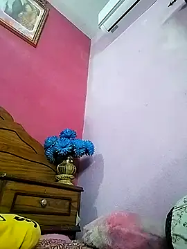 Snapshot of royaldoll-143 chatting on 2, 11, 2025 royaldoll-143 online show from 2, 11, 2025