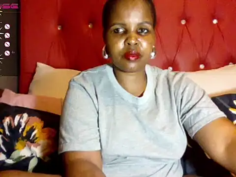 Honeybae82x online show from 12, 3, 2025