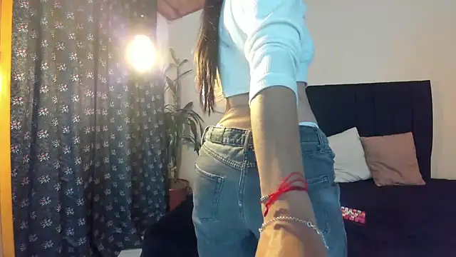 ChloeTurner  online show from 29, 1, 2025