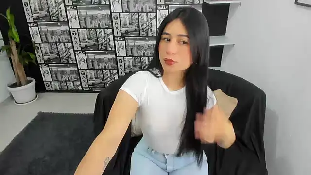 ChloeTurner  online show from 4, 2, 2025