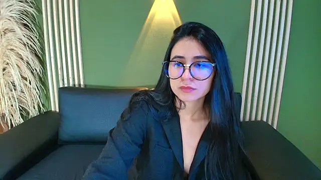 ChloeTurner  online show from 13, 10, 2025