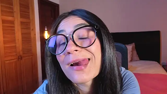 ChloeTurner  online show from 24, 3, 2026