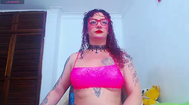 Skarleth77 online show from 13, 3, 2025
